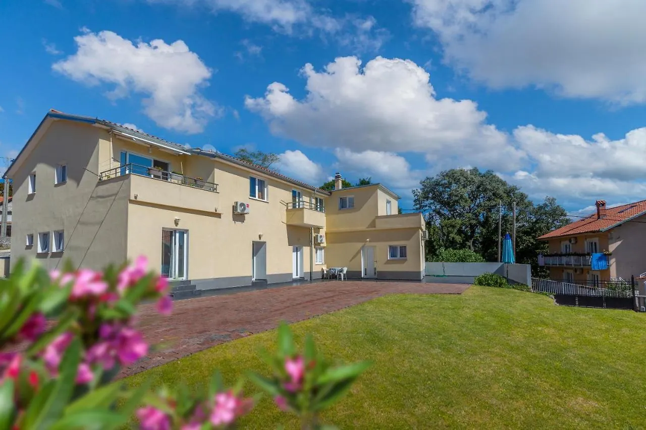 Apartments Dalida Grobnik   Grobnik (Cavle)