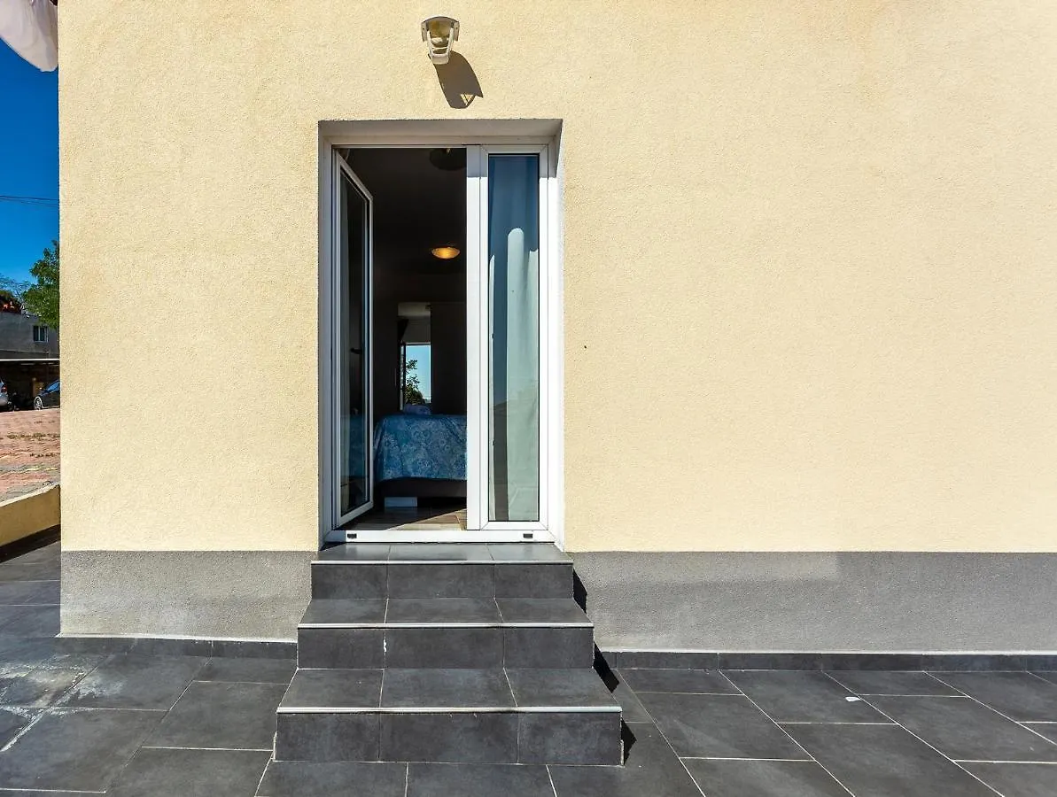 Apartments Dalida Grobnik  0*, Grobnik (Cavle) Croatia
